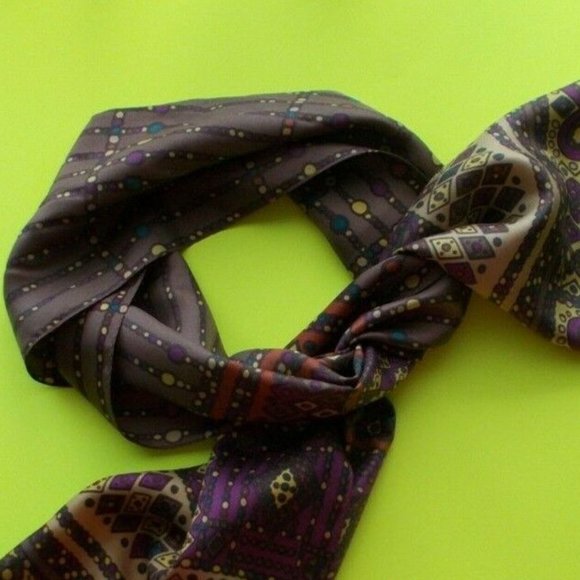 VTG 100% SILK Nicole Miller STUDIO Women's Scarf NWOT - Picture 3 of 9